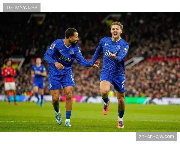 埃弗顿仅落后利物浦3分，莫耶斯球队冲击欧冠资格有望